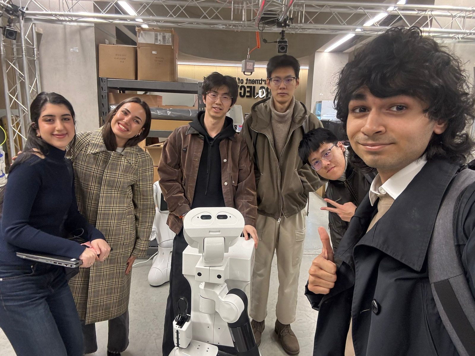 TIAGo assistive robot for chemotherapy wards — Chengqi Xue